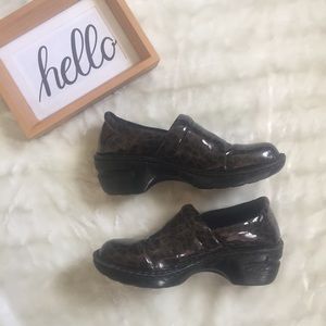 BOC Leopard Print Clogs Size 6.5